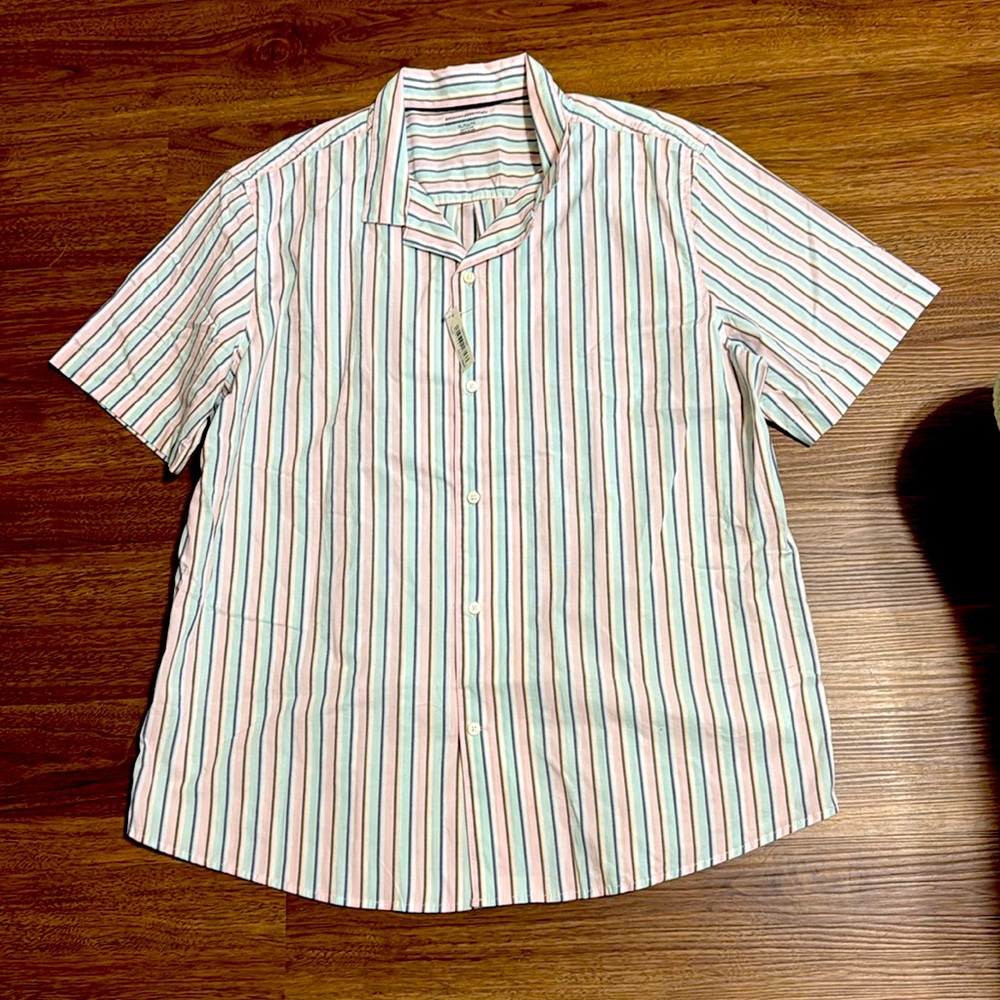 Amazon Essentials men’s short sleeve button. Down shirt XL